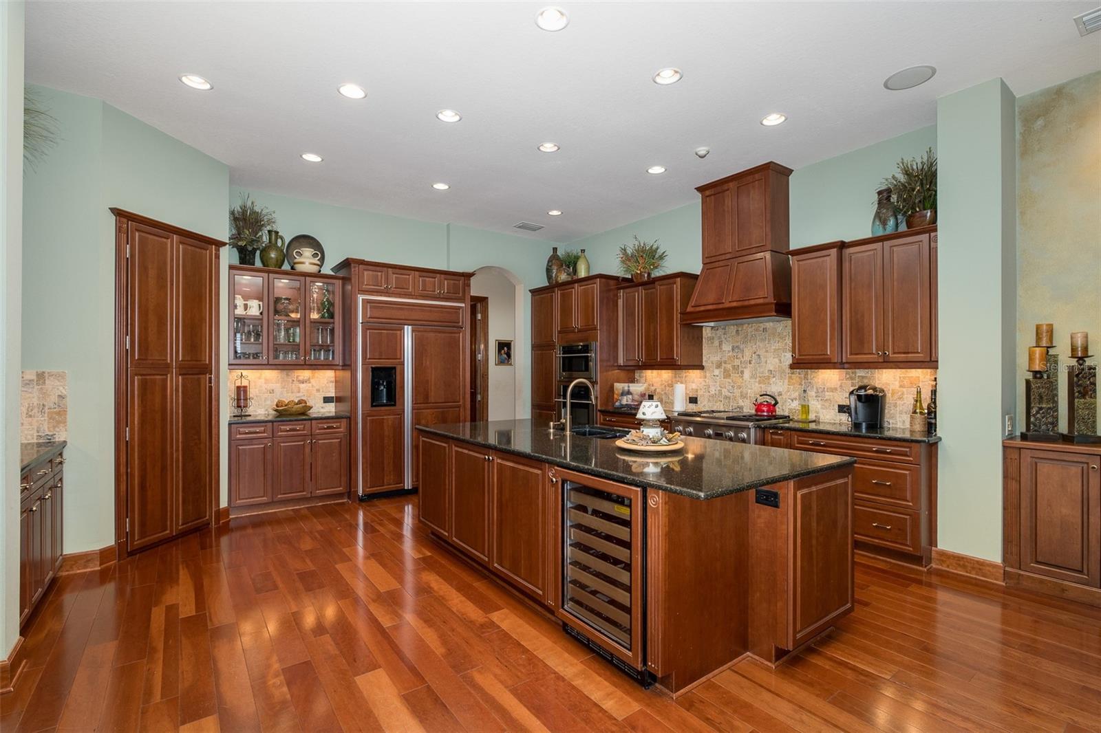 Listing photo id 19 for 1147 Tuscany Drive