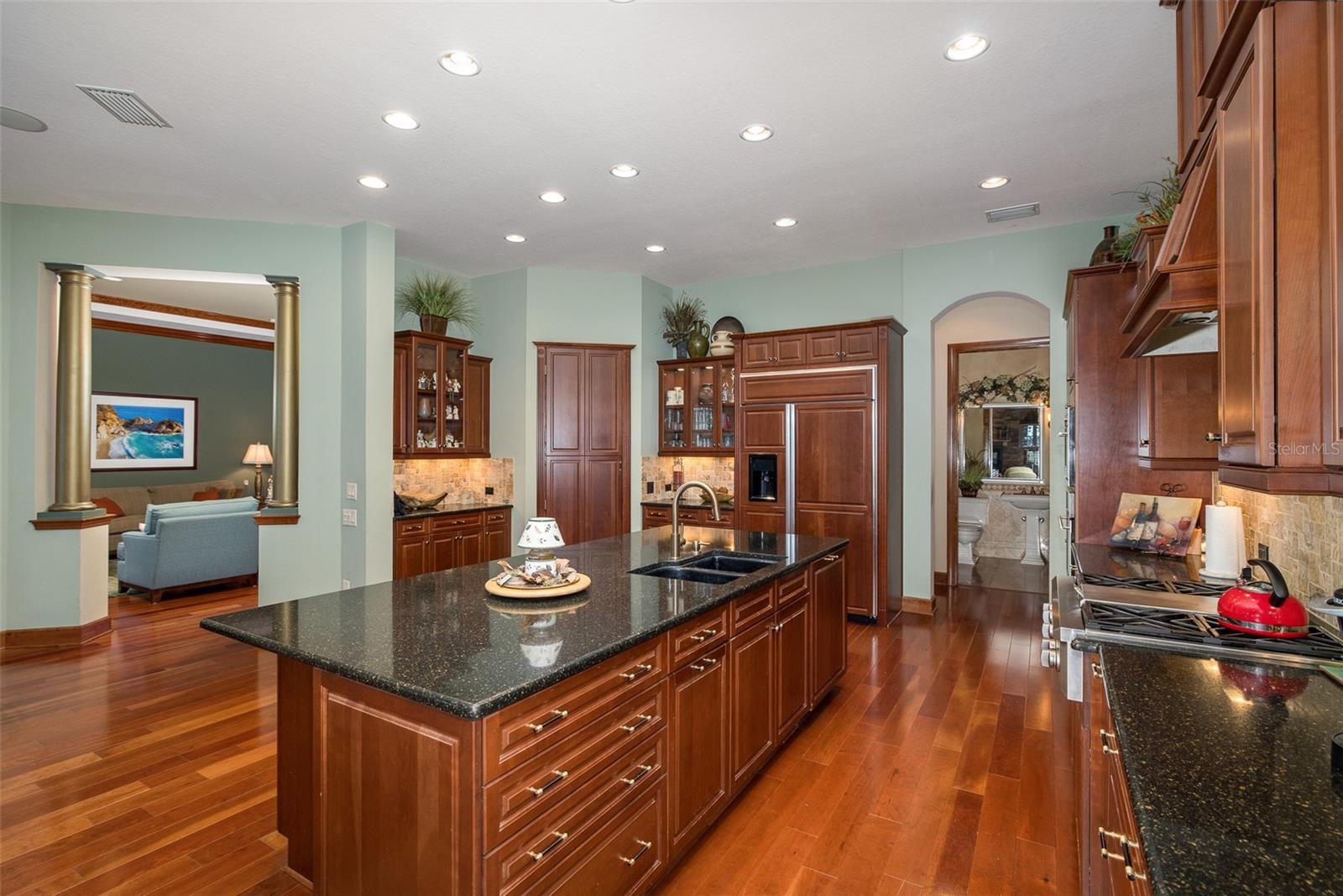 Listing photo id 22 for 1147 Tuscany Drive