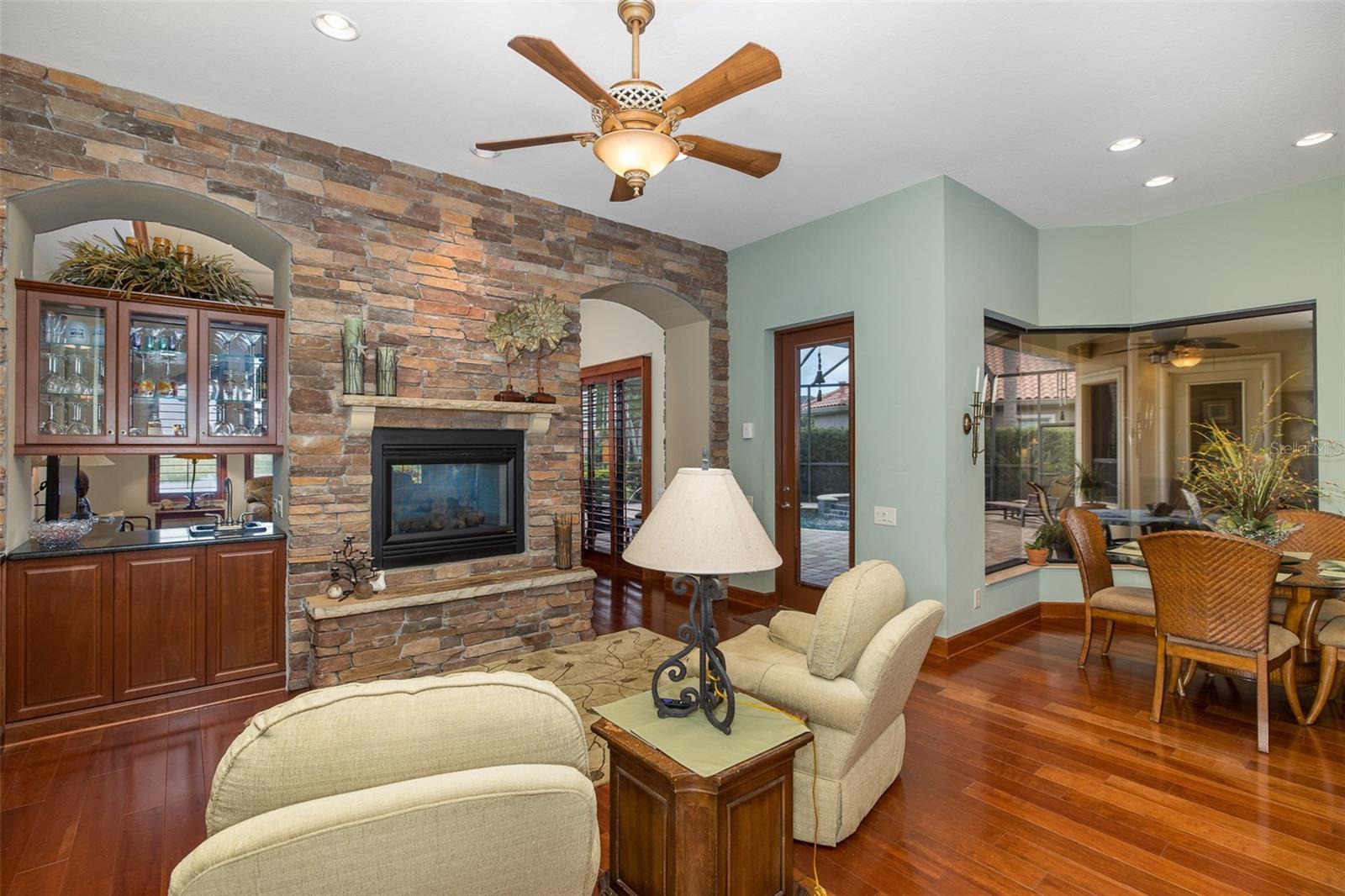 Listing photo id 24 for 1147 Tuscany Drive