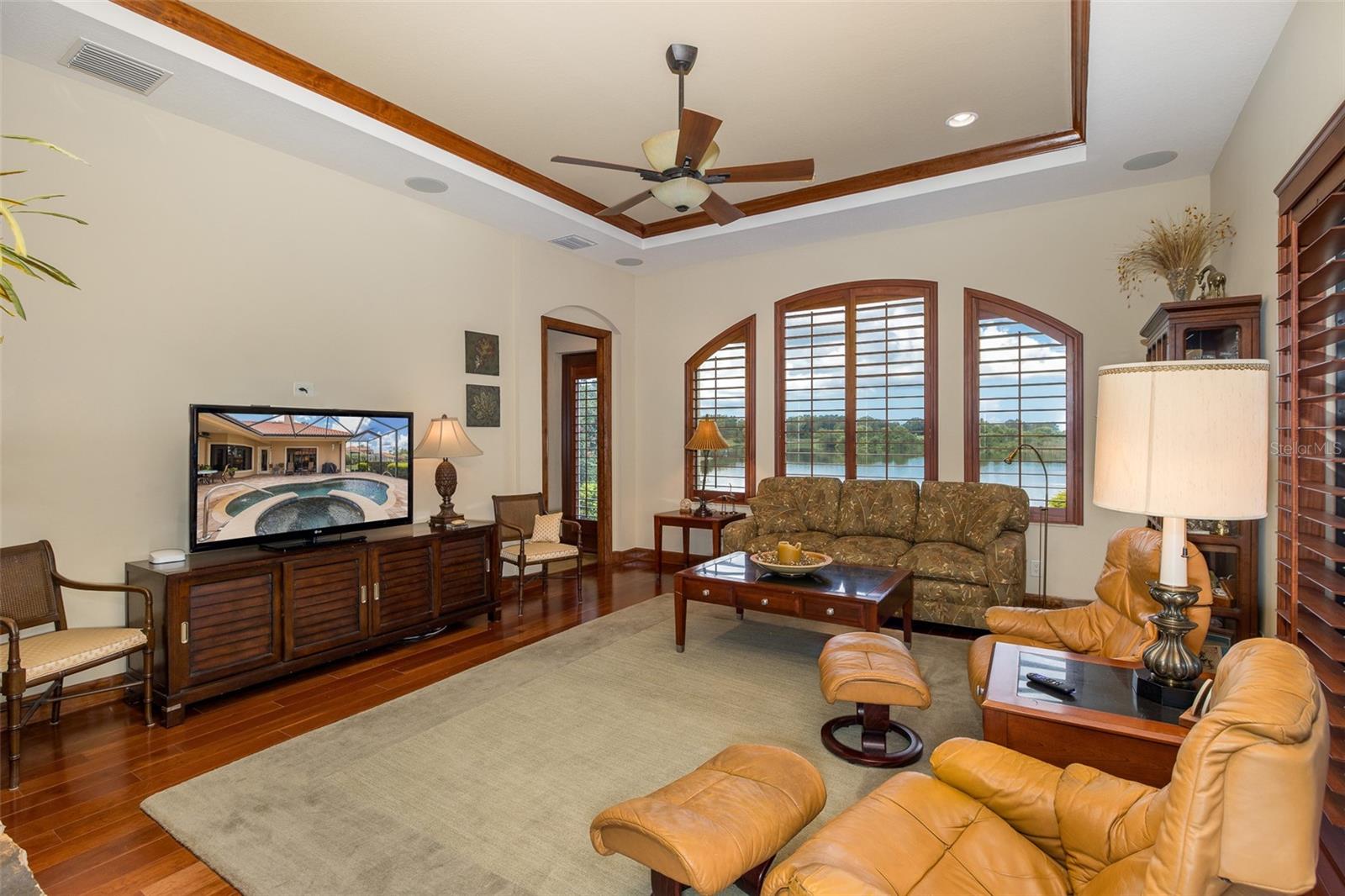 Listing photo id 26 for 1147 Tuscany Drive