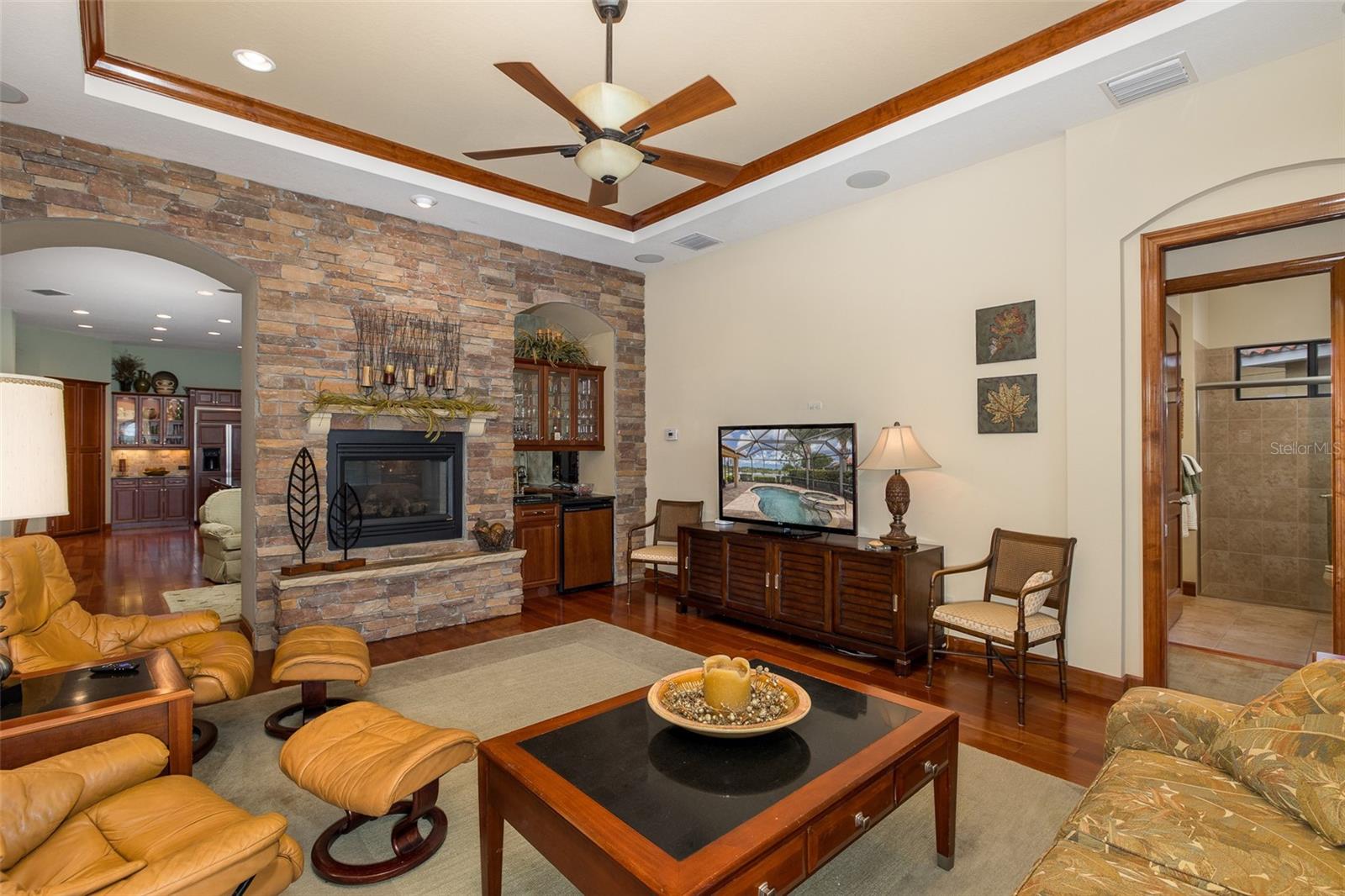 Listing photo id 28 for 1147 Tuscany Drive