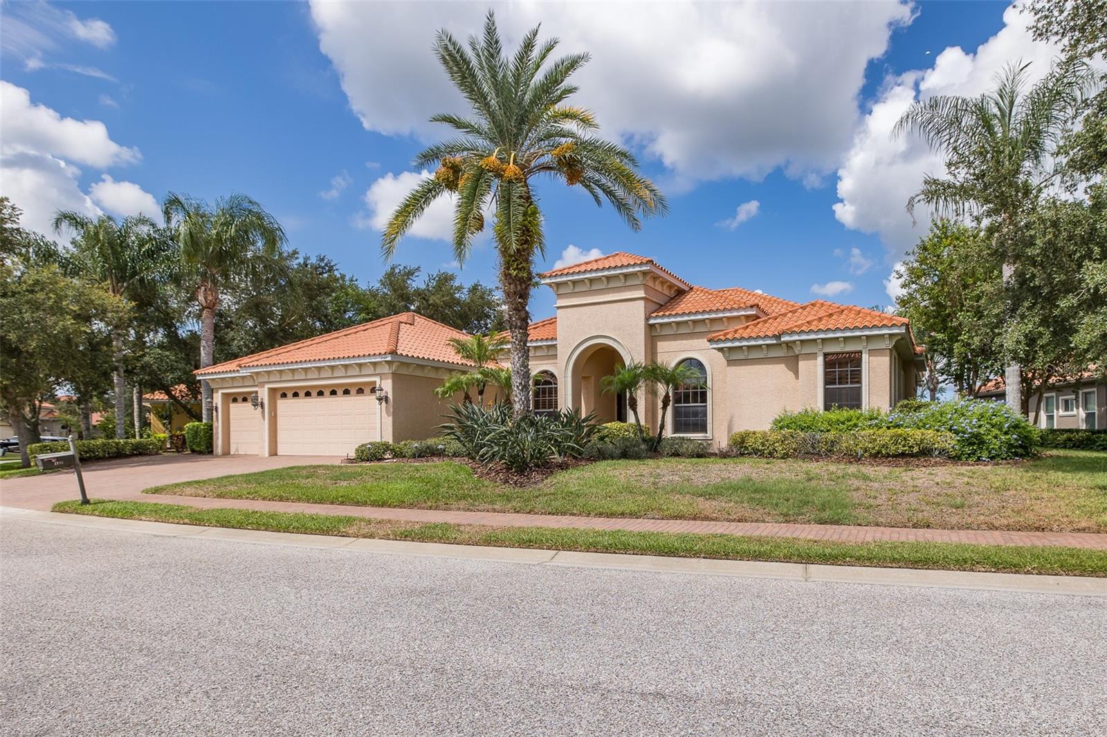 Listing photo id 61 for 1147 Tuscany Drive