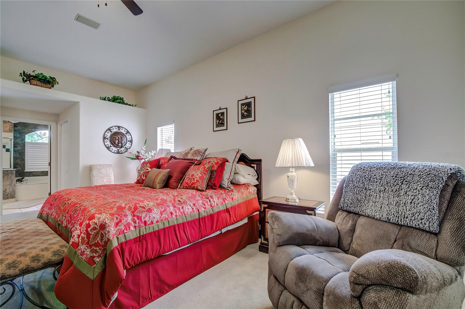 Listing photo id 20 for 8704 Cypress Lakes Boulevard