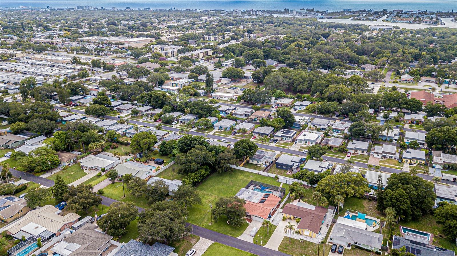 Image 8 of 9 For 12454 138th Street N