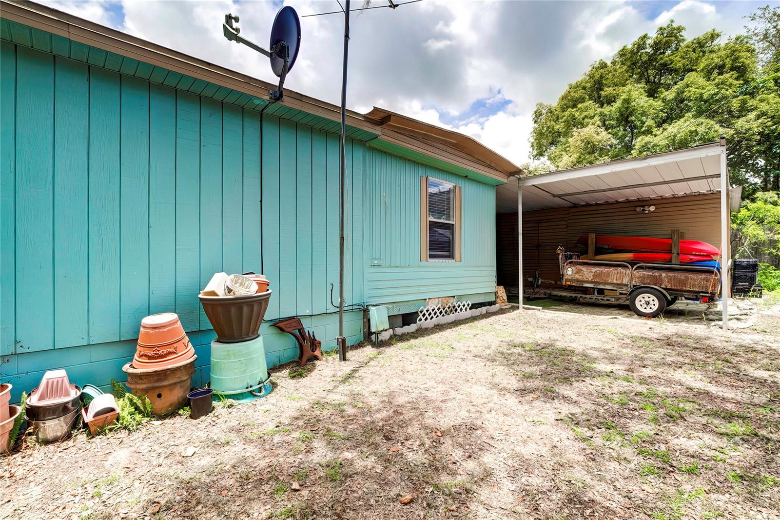 Listing photo id 30 for 9504 Gatun Street