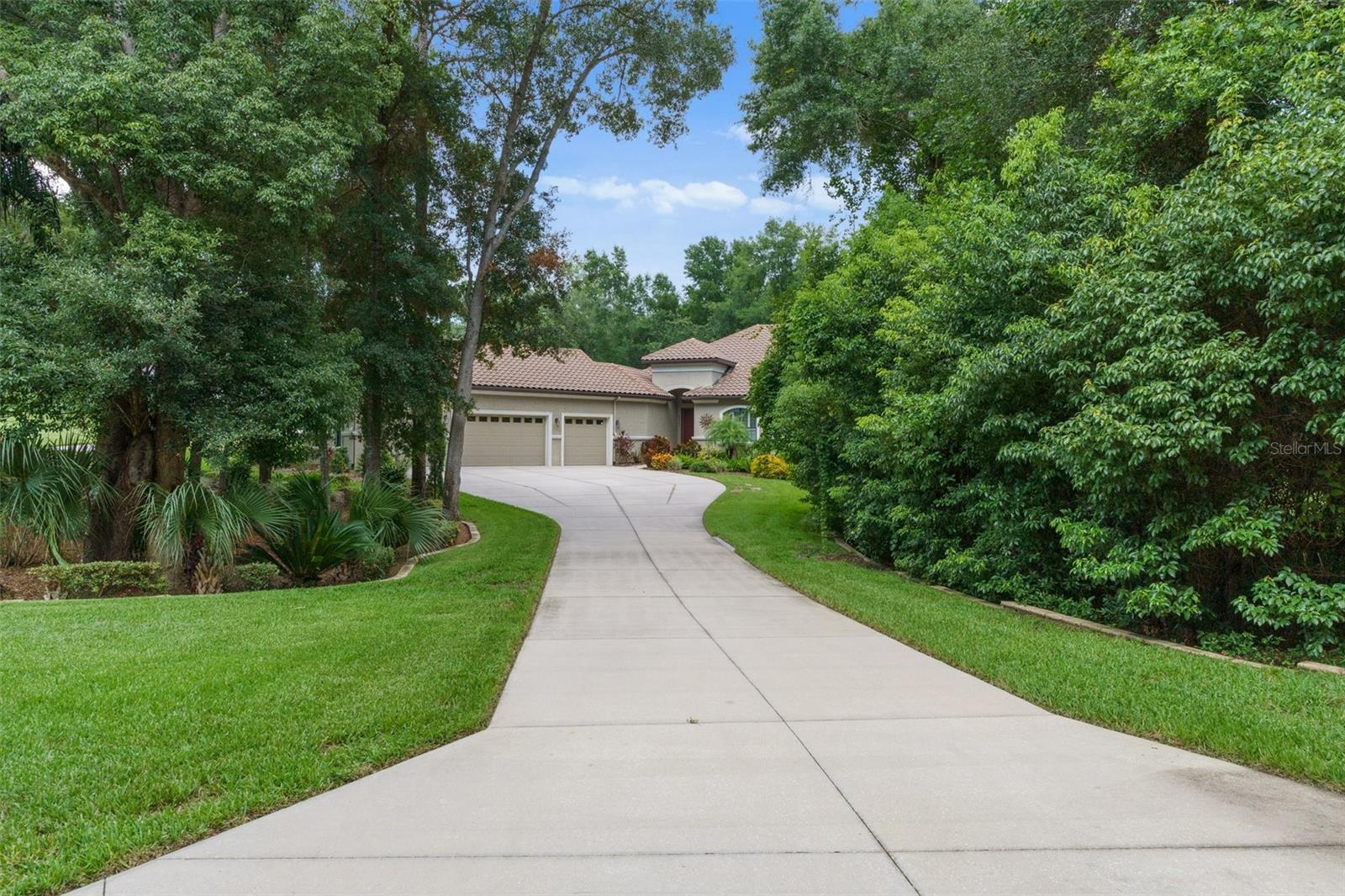 Listing photo id 2 for 2321 Hickory Glen Point