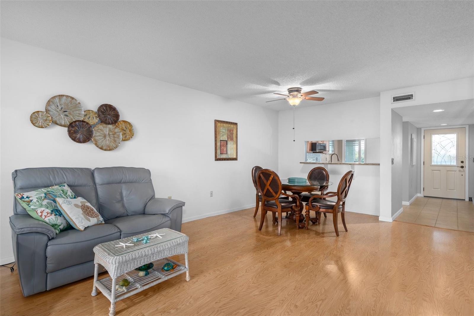 Listing photo id 19 for 8251 Brent Street 915