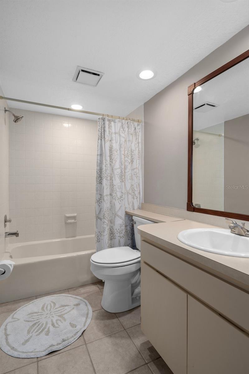 Listing photo id 30 for 8251 Brent Street 915