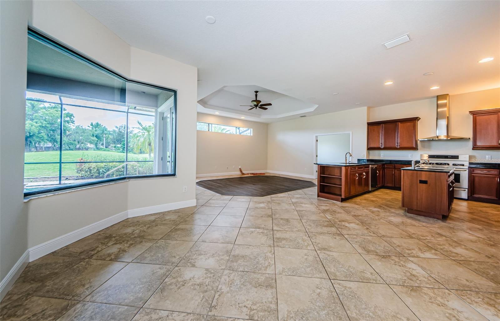 Listing photo id 21 for 1109 Toscano Drive