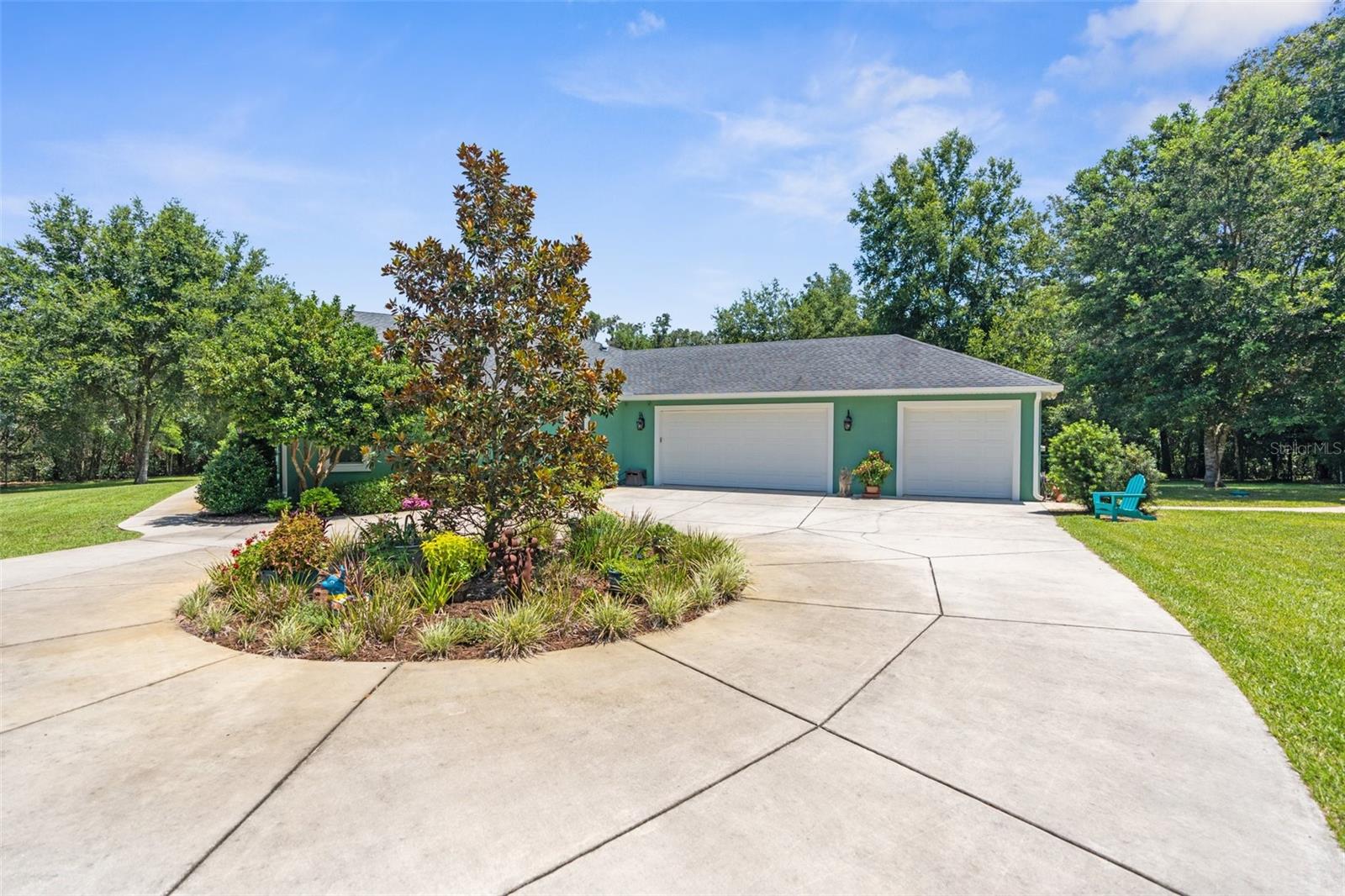 Listing photo id 2 for 6016 Valley View Drive