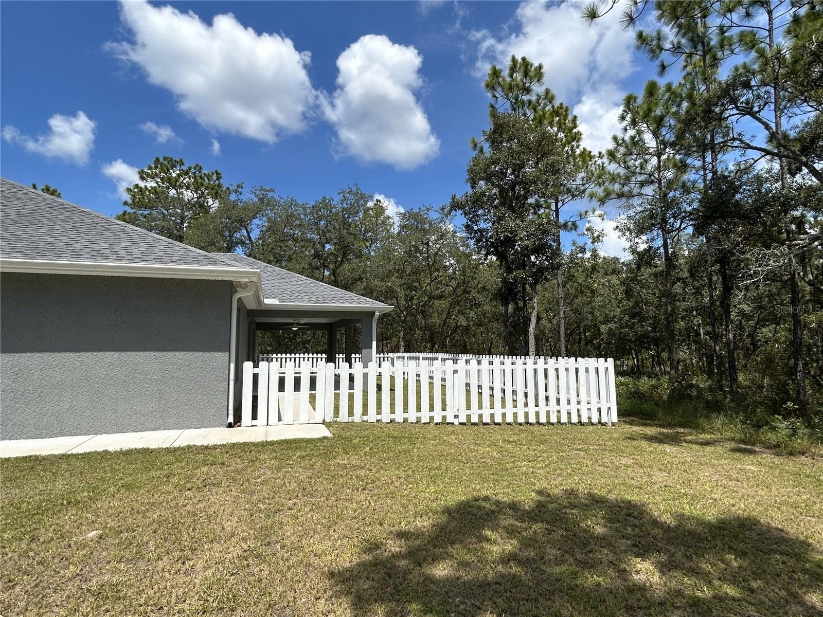 Image 8 of 60 For 10361 Thrasher Avenue