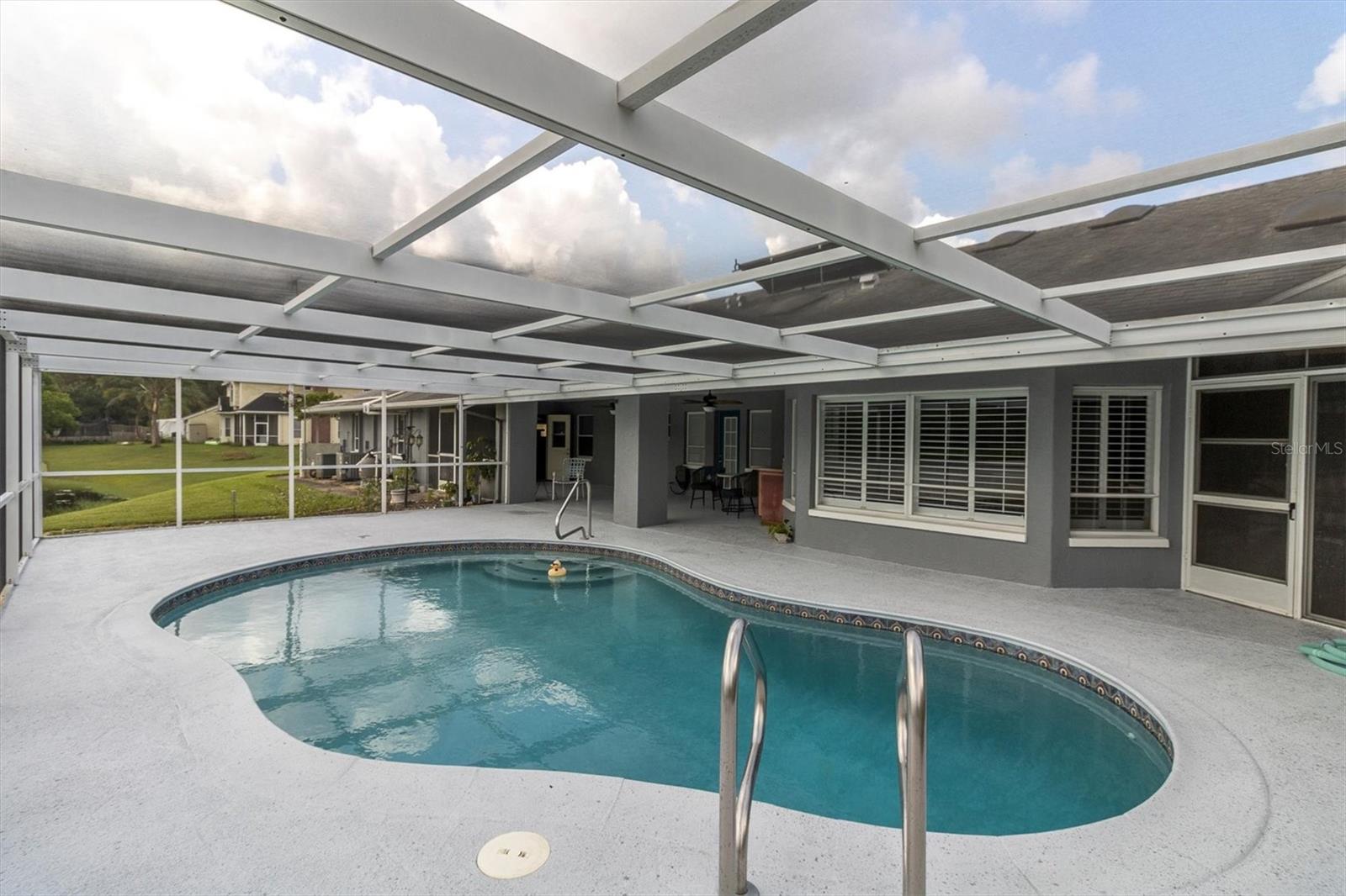 Listing photo id 1 for 8607 Cranes Roost Drive