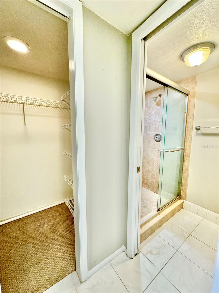 Listing photo id 20 for 212 Mary Drive 212