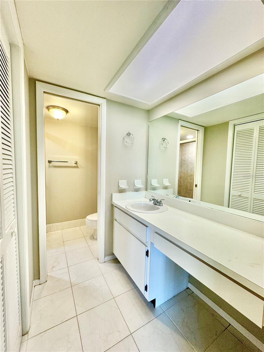 Listing photo id 23 for 212 Mary Drive 212