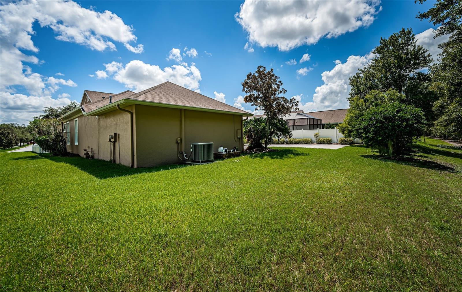 Listing photo id 22 for 10249 Nicklaus Drive