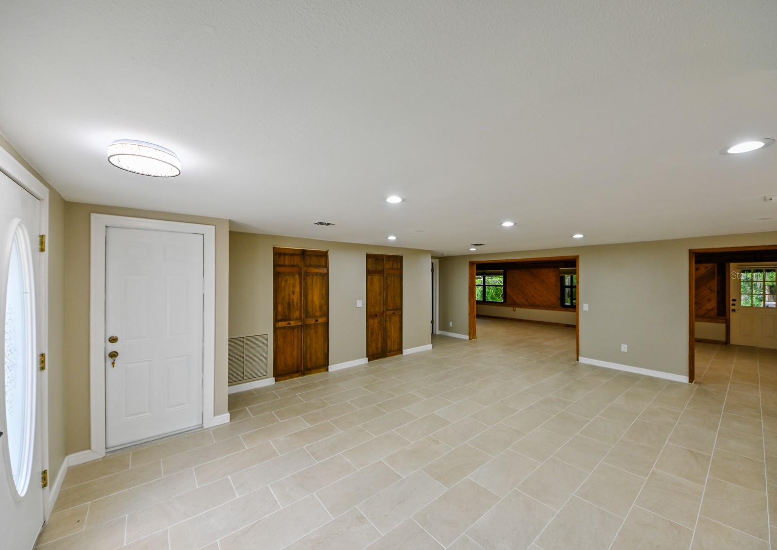 Listing photo id 25 for 11621 Colt Way