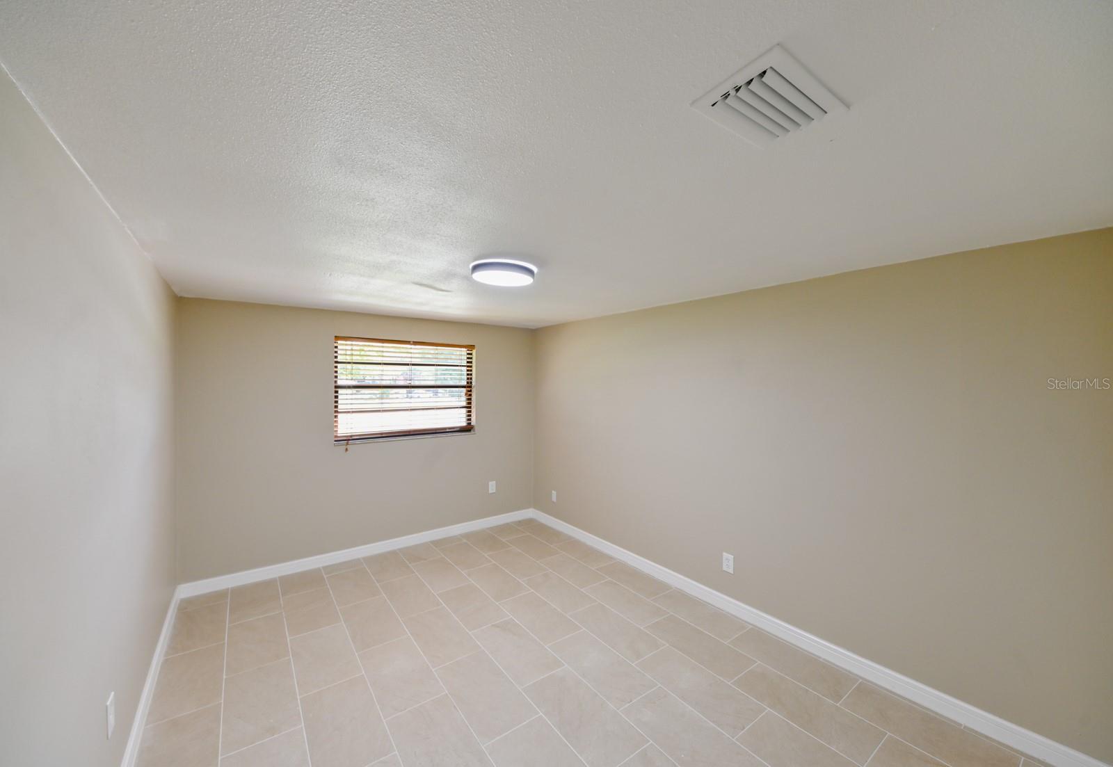 Listing photo id 28 for 11621 Colt Way