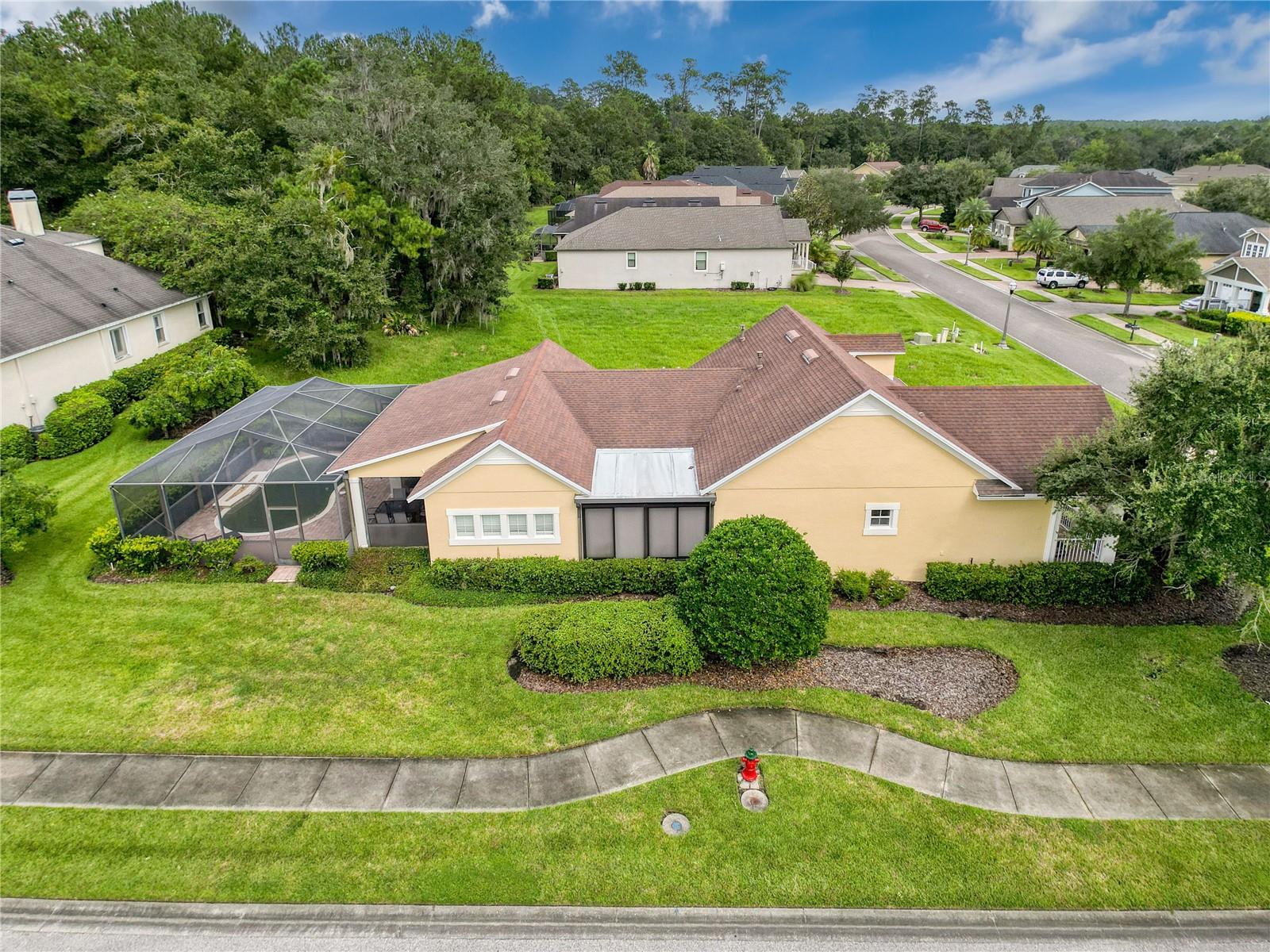 Image 4 of 49 For 19461 Lily Pond Court