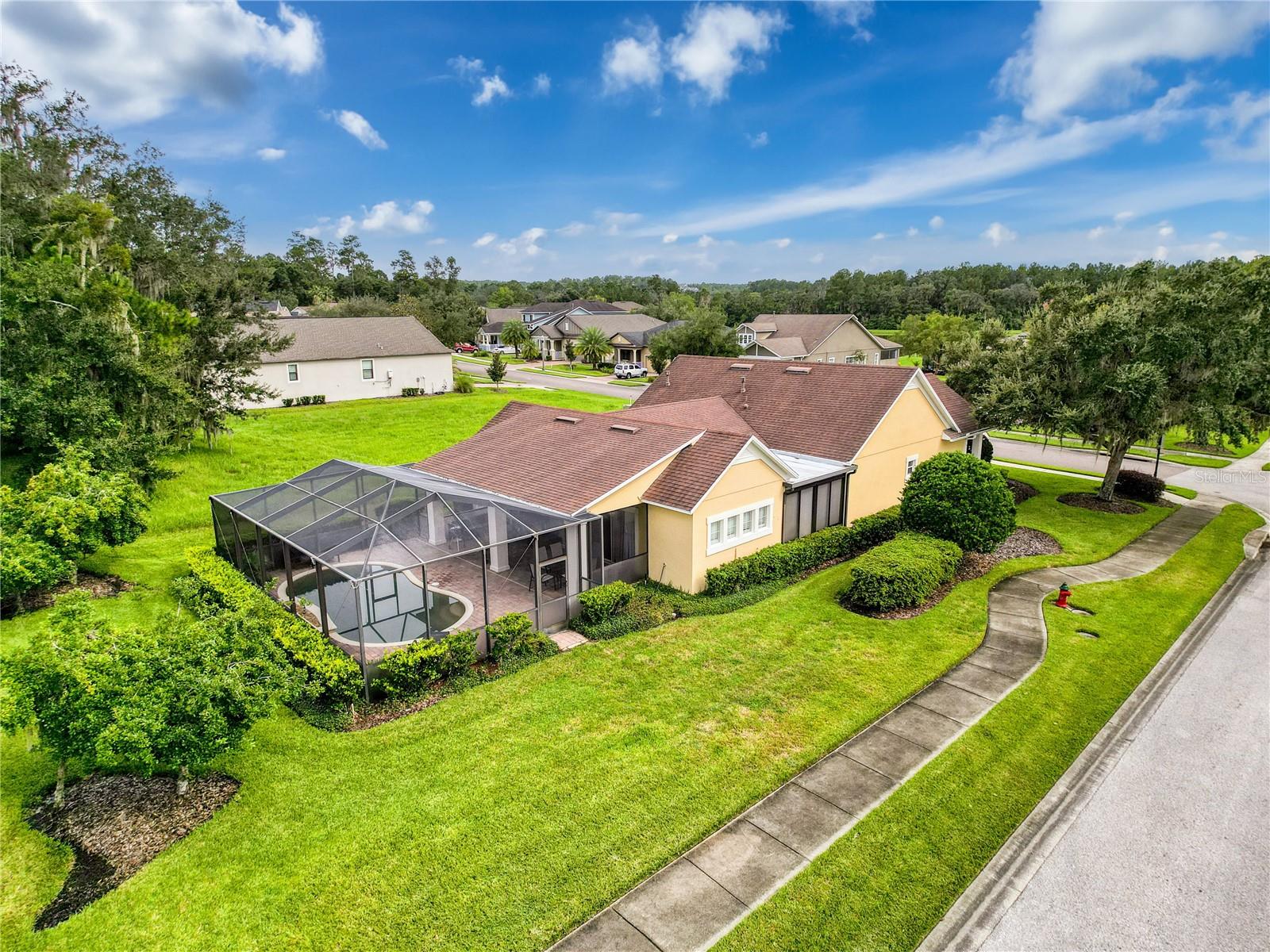 Image 5 of 49 For 19461 Lily Pond Court