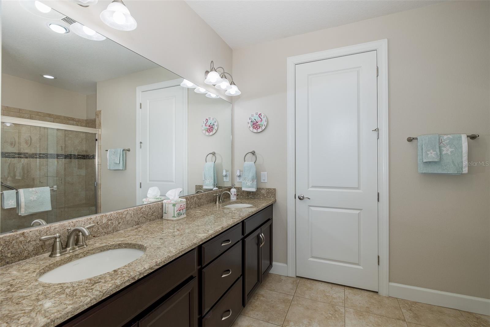 Listing photo id 24 for 11600 Callisia Drive