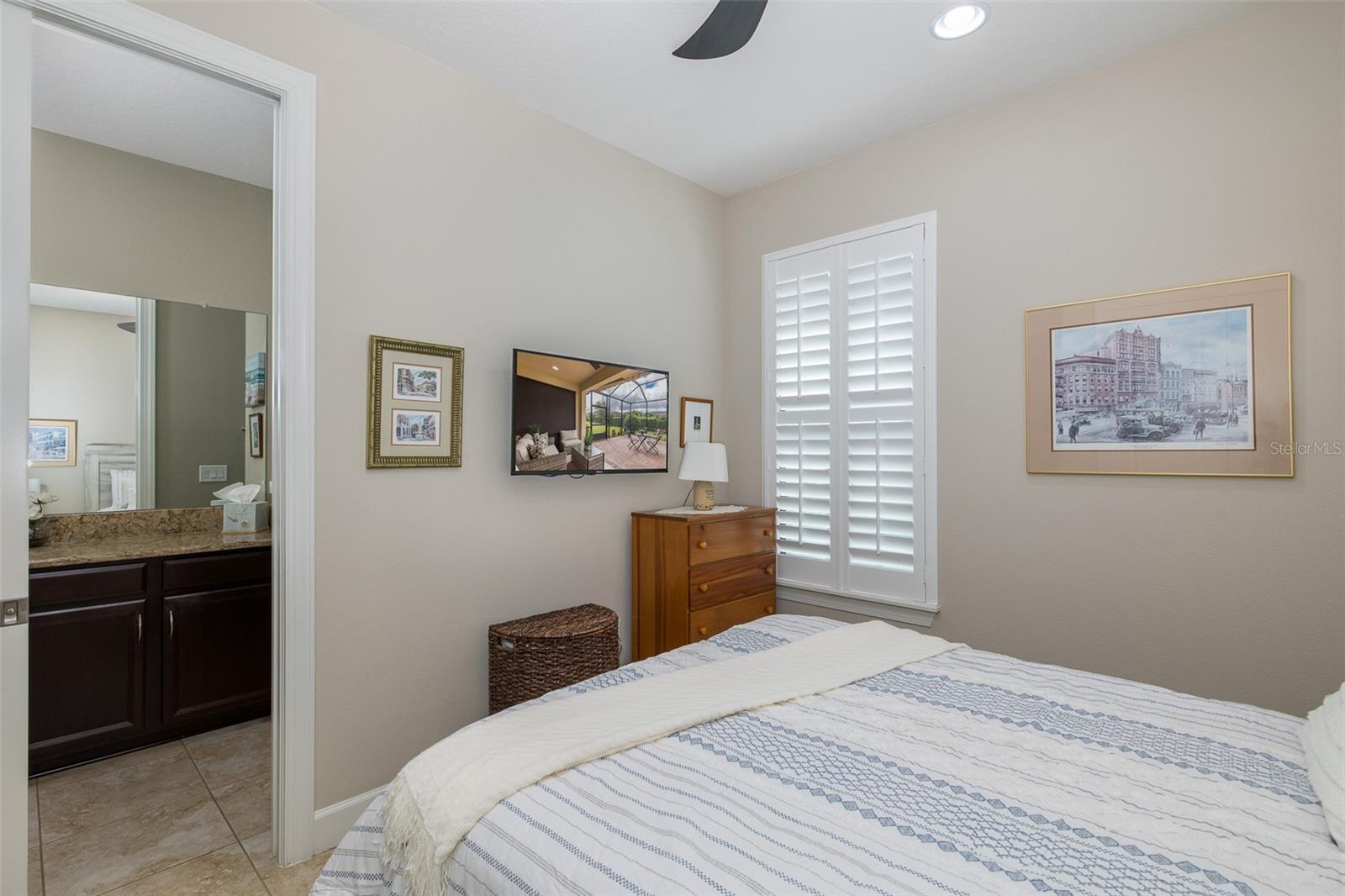 Listing photo id 27 for 11600 Callisia Drive