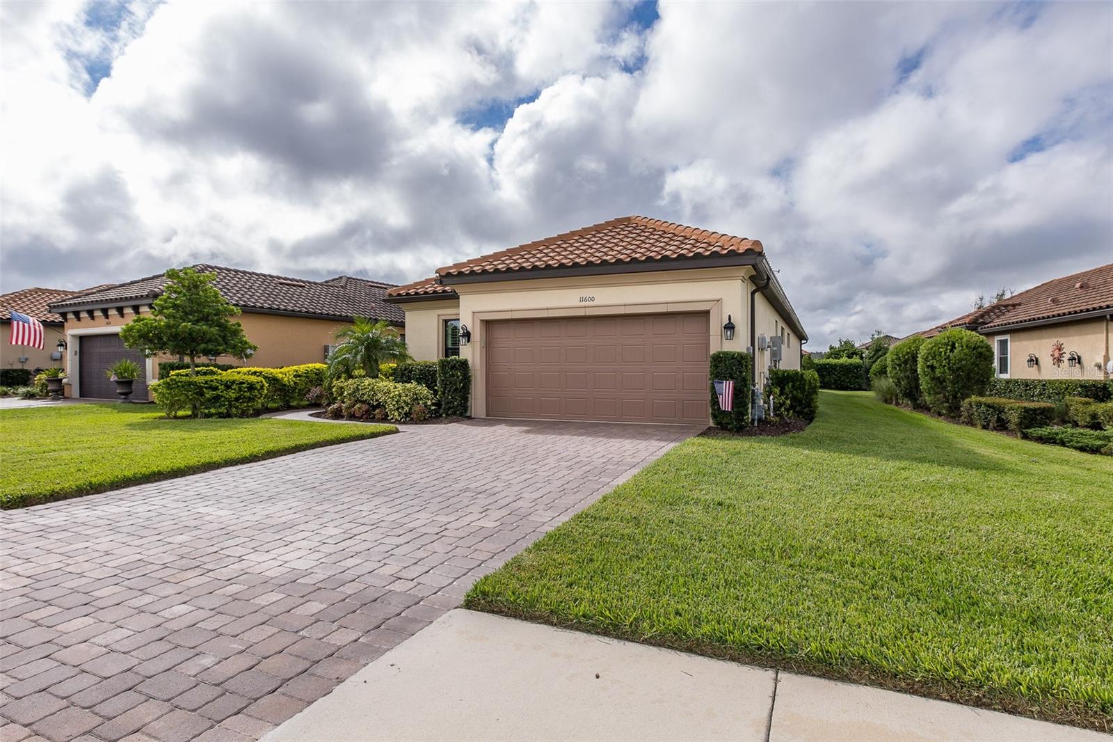 Listing photo id 2 for 11600 Callisia Drive