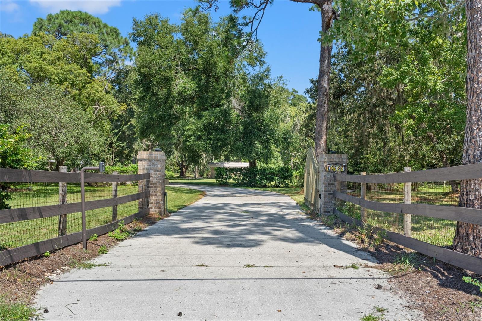 Image 8 of 65 For 10427 Woodland Drive