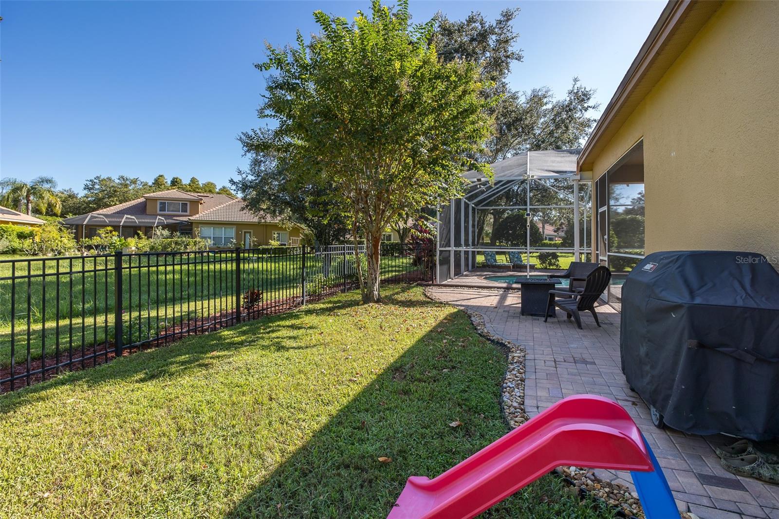 Listing photo id 53 for 10653 Garda Drive