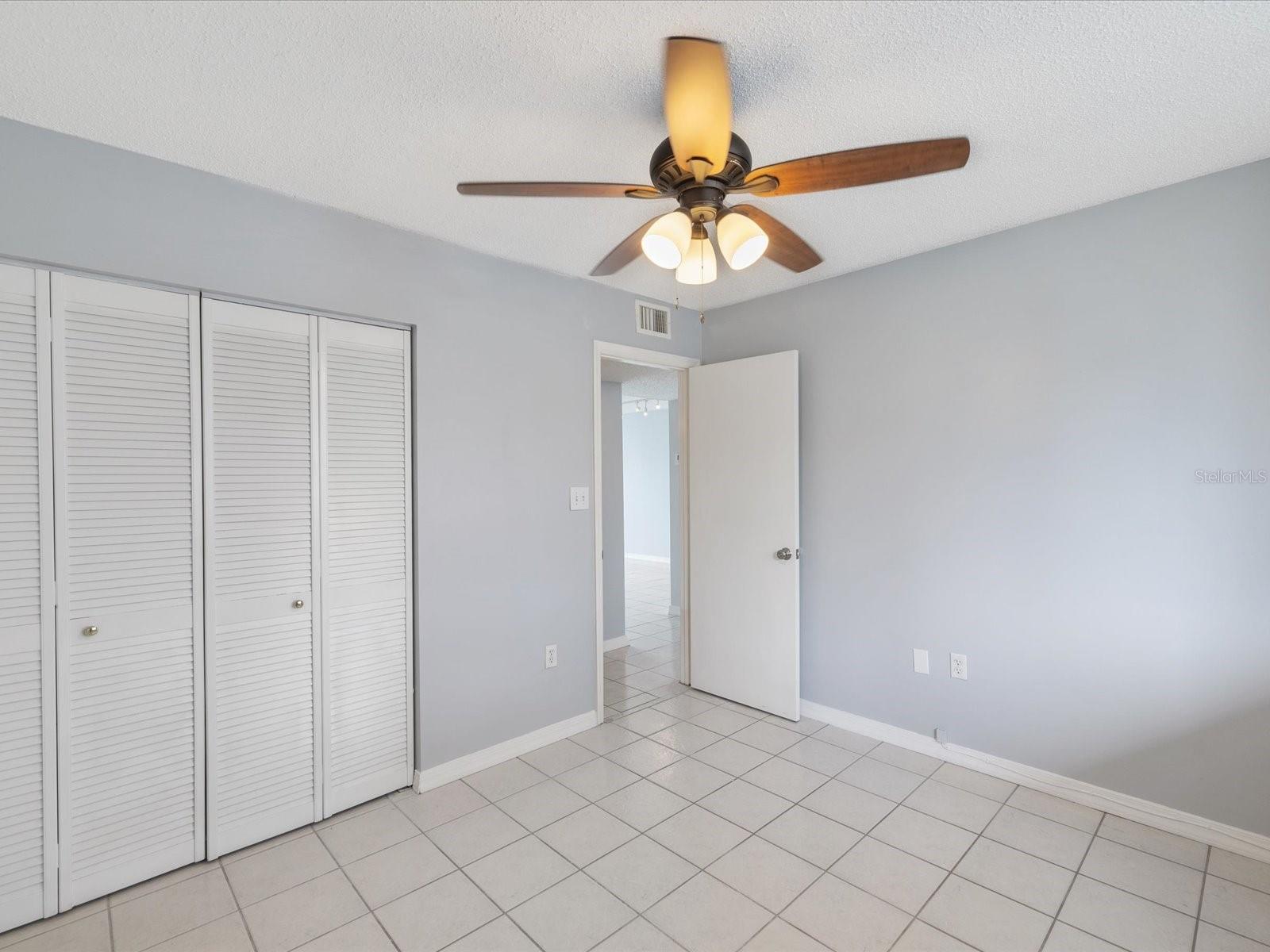 Image 12 of 61 For 2424 Tampa Bay Boulevard L-302