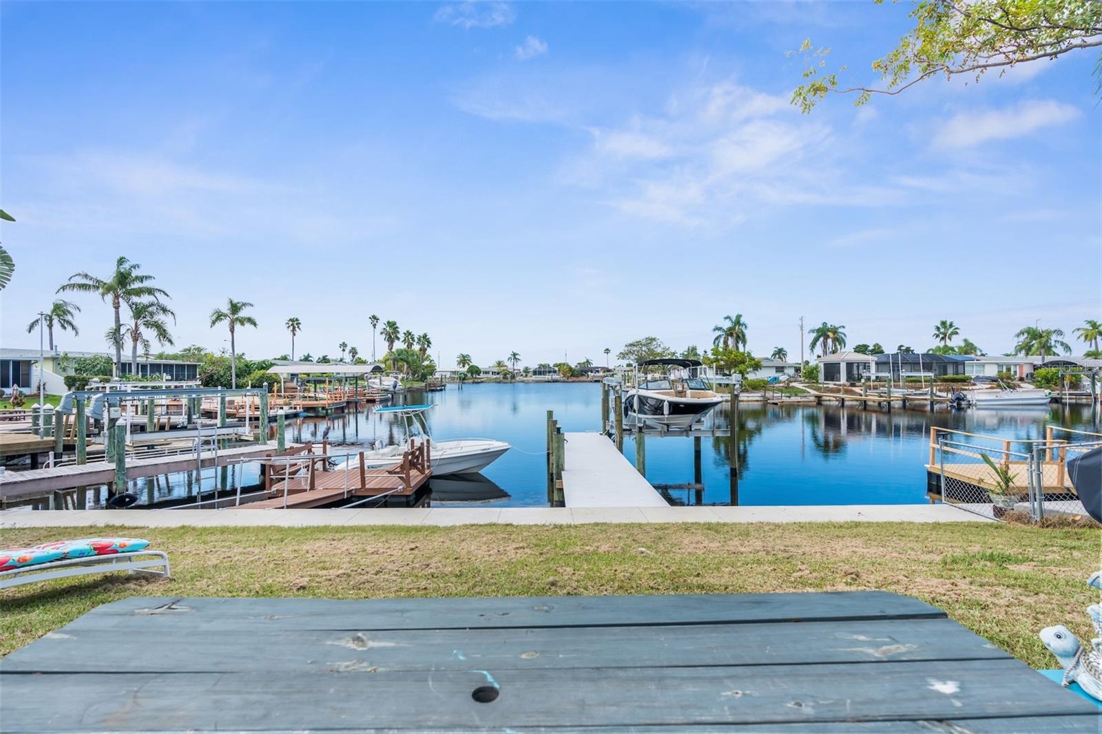 Listing photo id 36 for 12535 3rd Isle