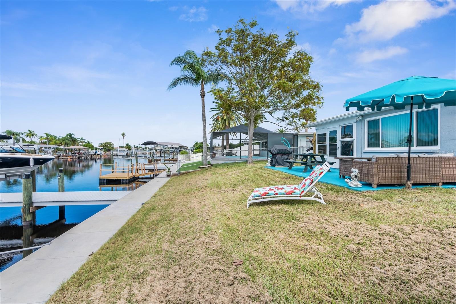 Listing photo id 40 for 12535 3rd Isle