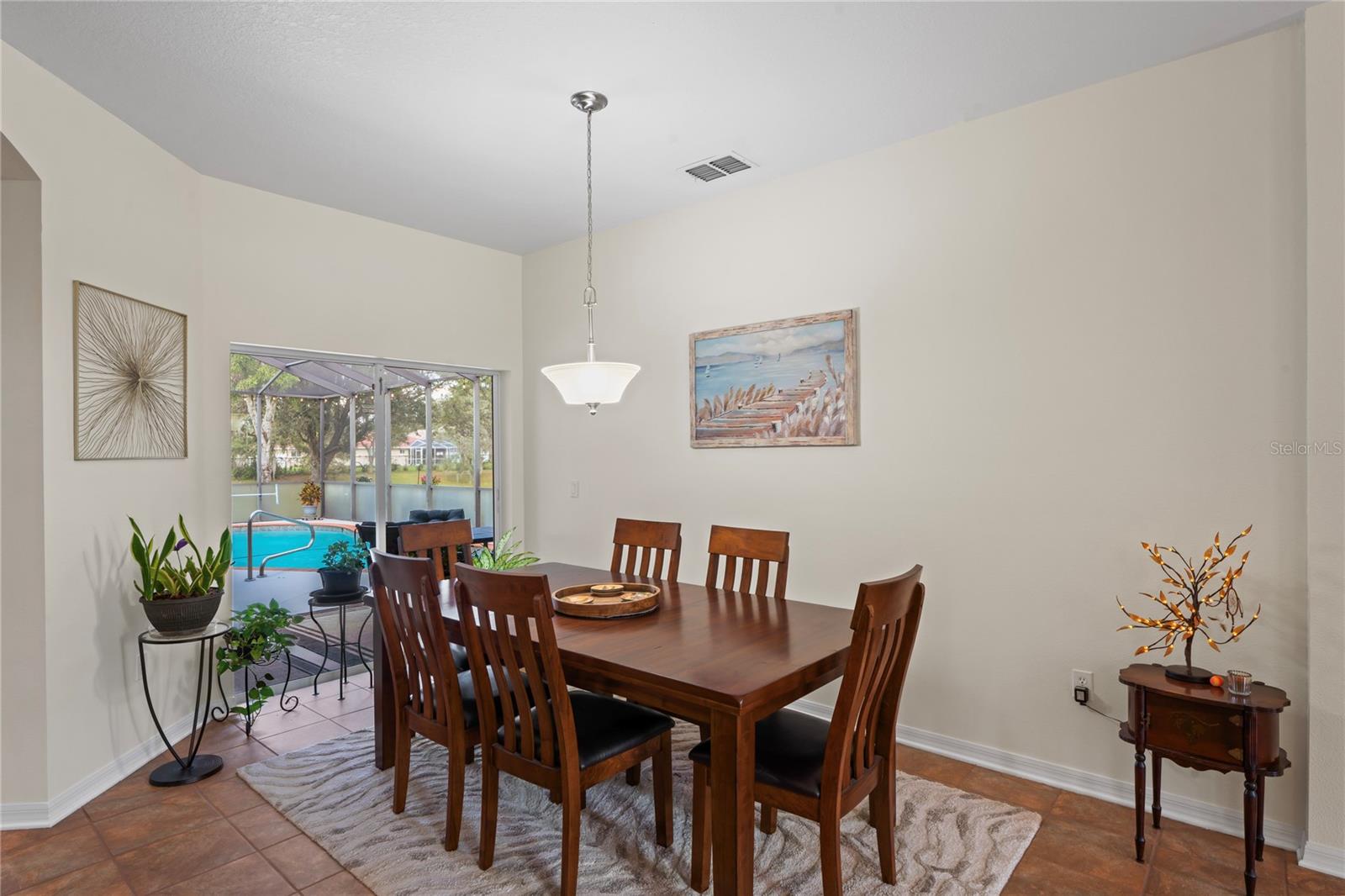 Image 11 of 72 For 11909 Wexford Boulevard