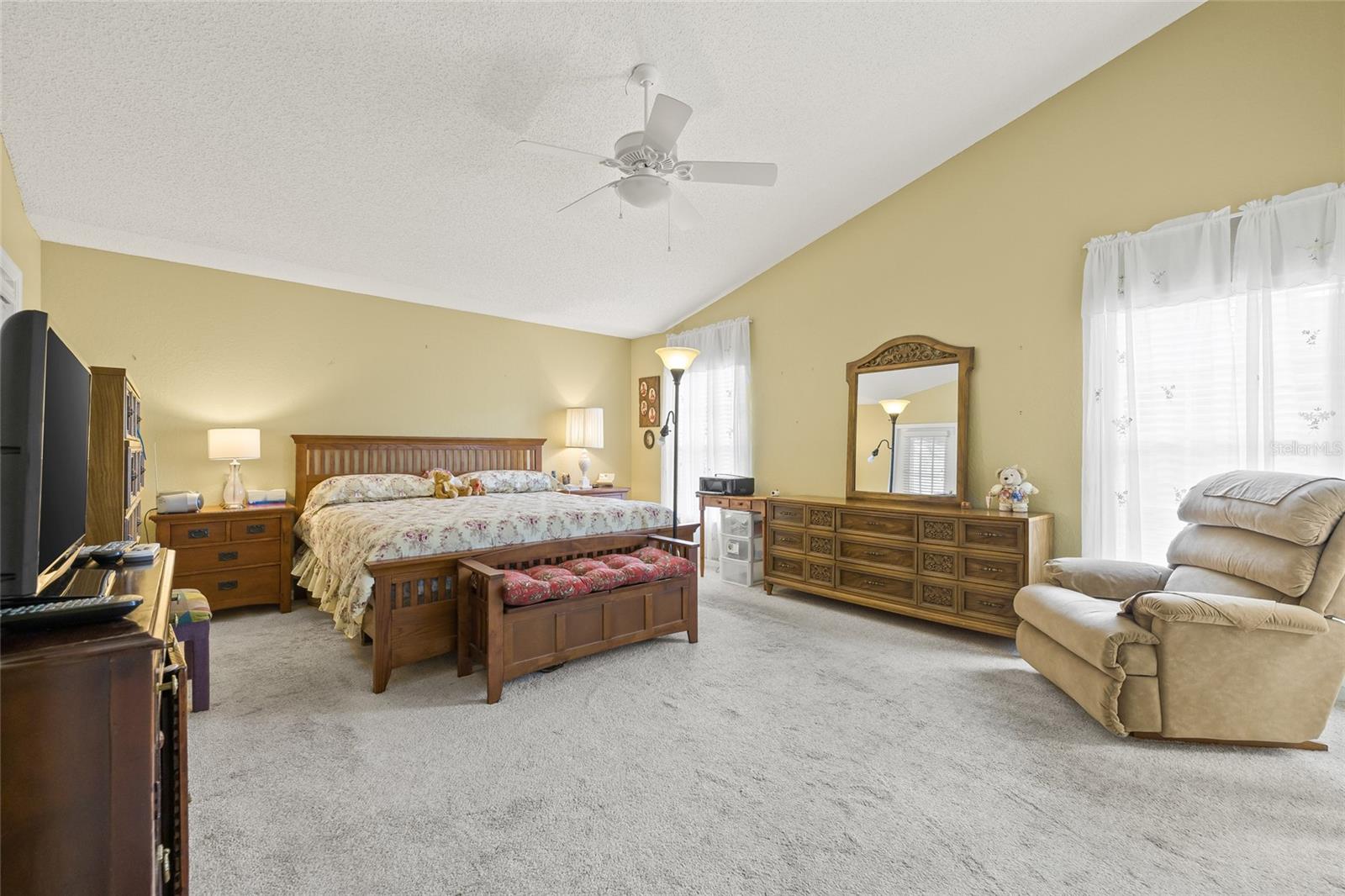 Listing photo id 24 for 12213 Mango Court