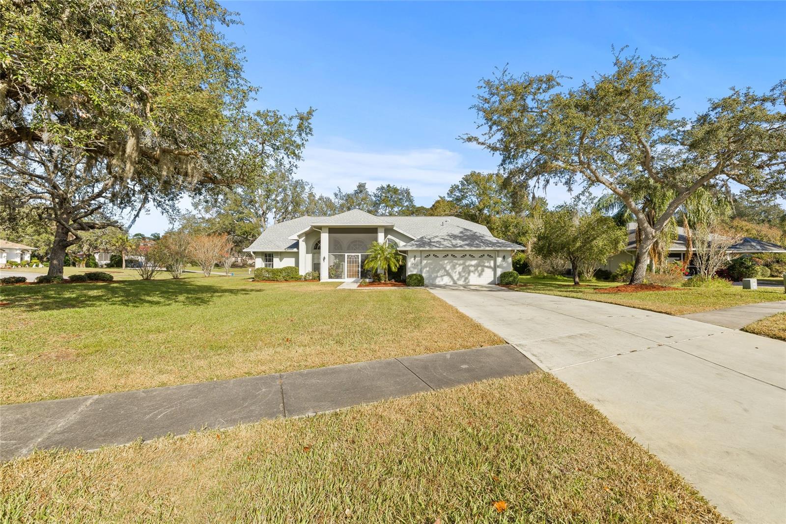 Listing photo id 2 for 12213 Mango Court