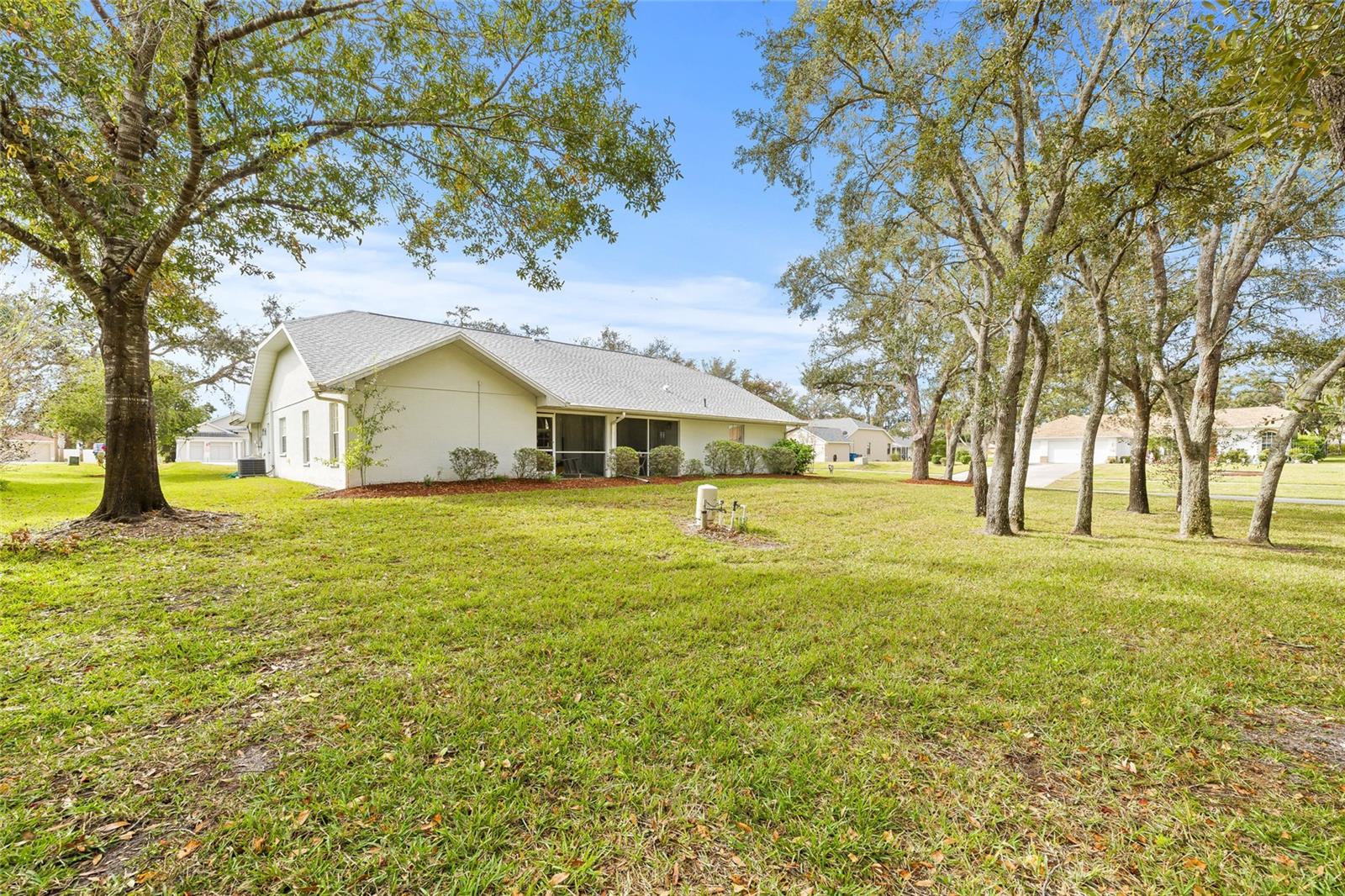 Listing photo id 40 for 12213 Mango Court