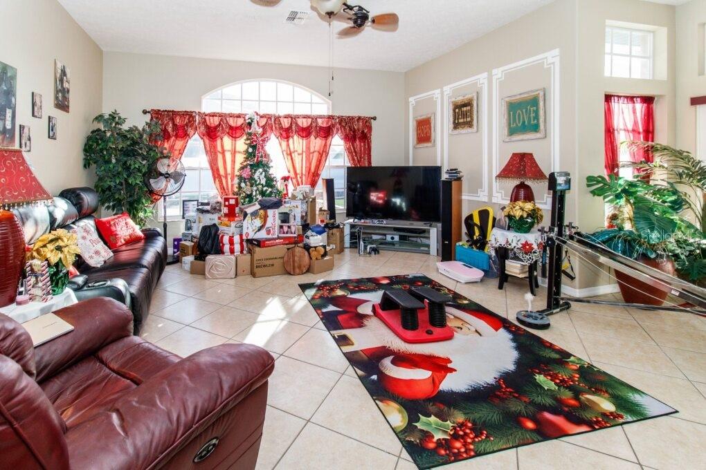 Listing photo id 28 for 12528 Roseland Drive