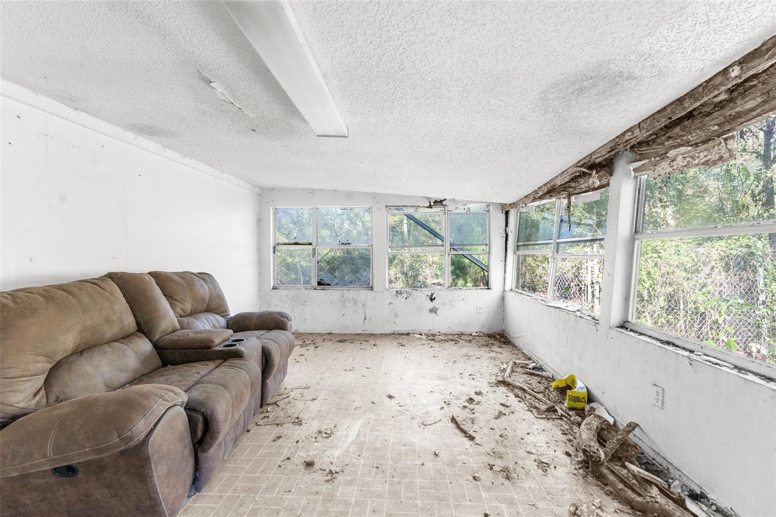 Image 22 of 40 For 9347 River Rock Drive