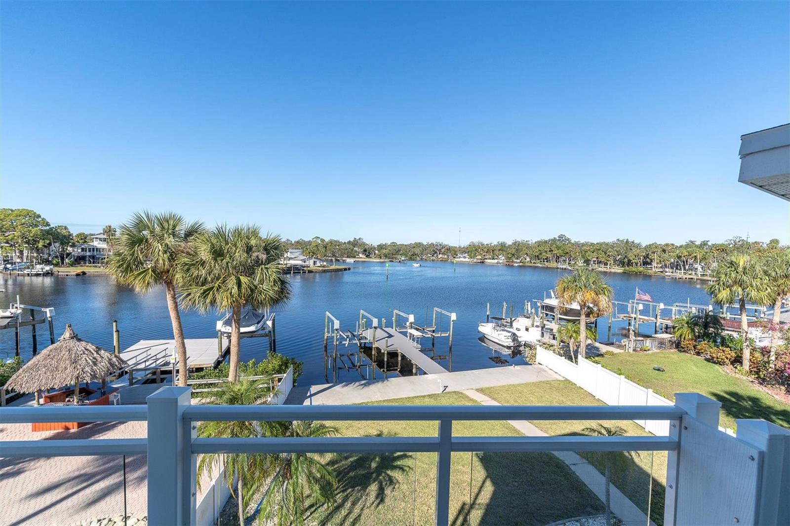 Listing photo id 17 for 5517 Manatee Point Drive