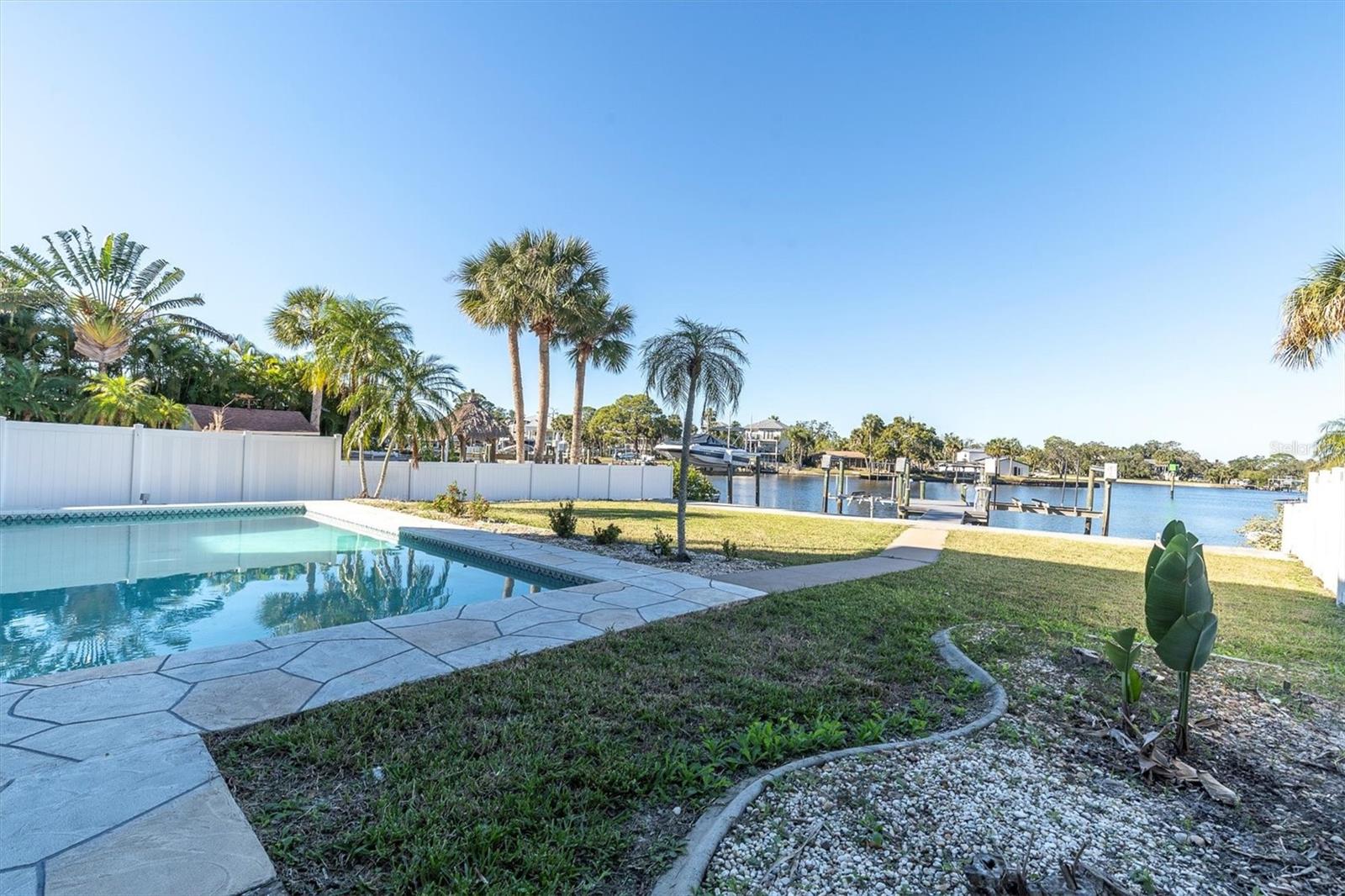 Listing photo id 43 for 5517 Manatee Point Drive