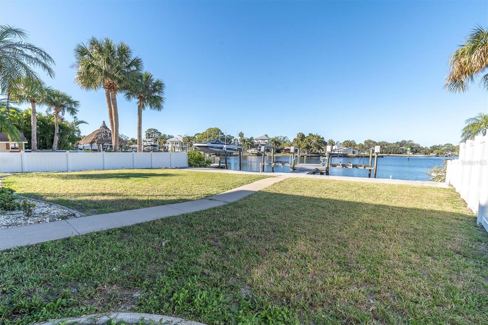 Listing photo id 47 for 5517 Manatee Point Drive