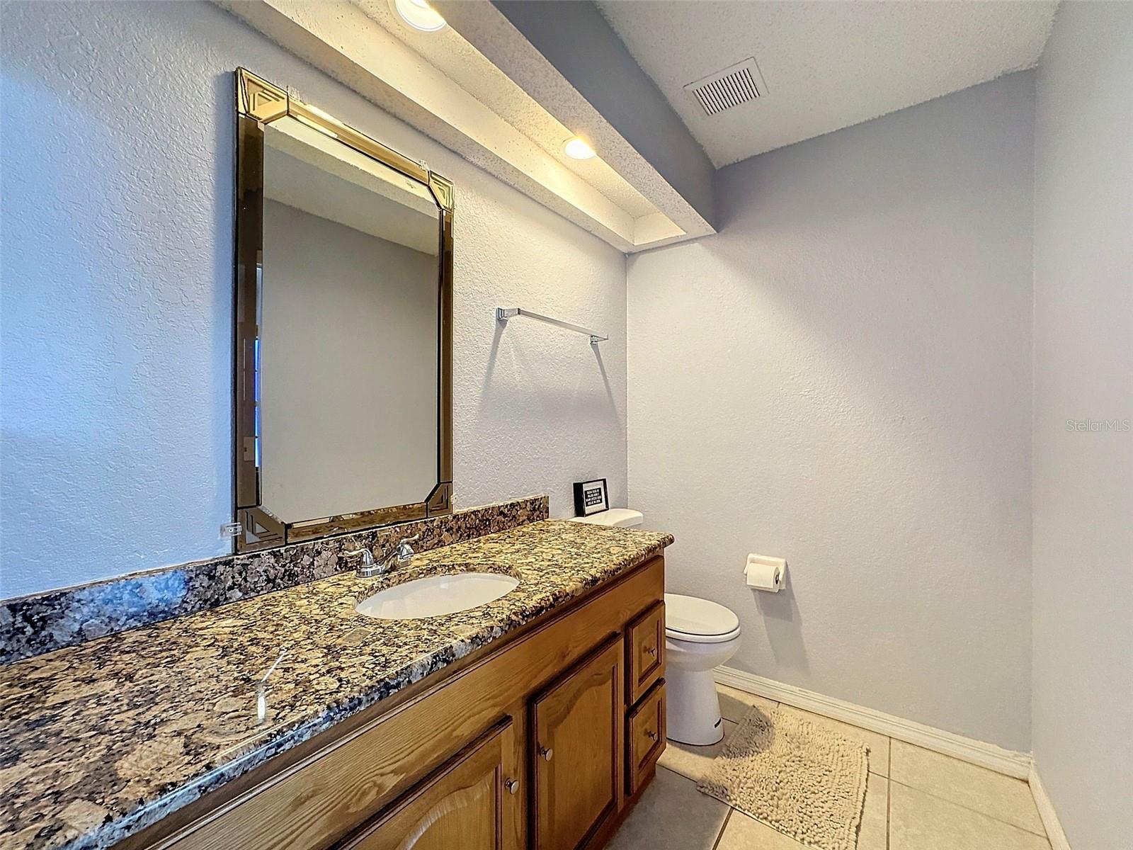 Listing photo id 27 for 5077 Kenmore