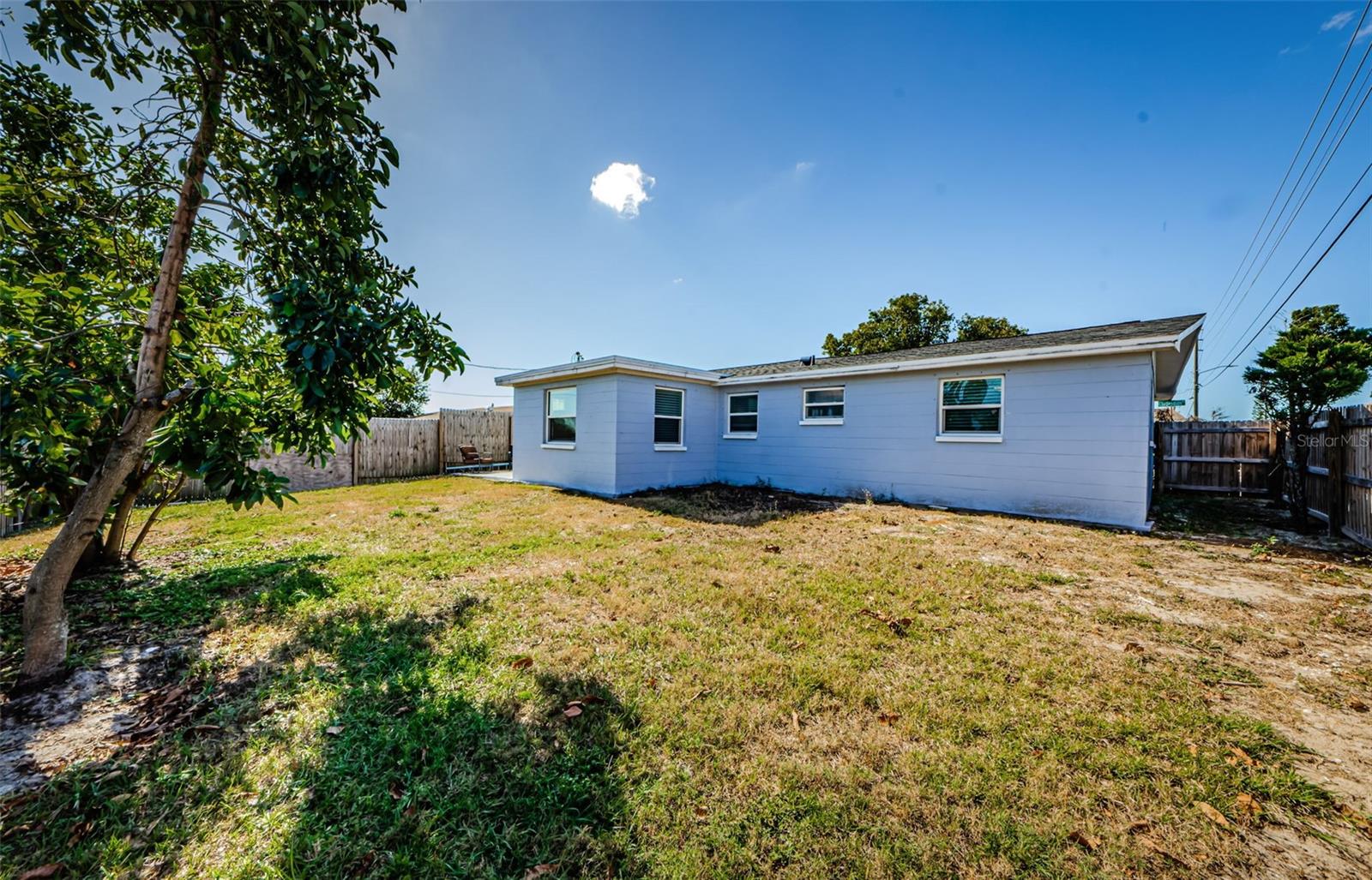 Listing photo id 27 for 3444 Clydesdale Drive