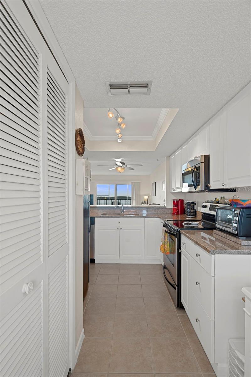 Image 11 of 59 For 4550 Bay Boulevard 1237