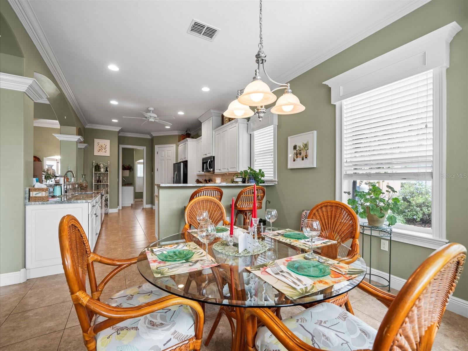 Listing photo id 20 for 8480 Athens Court