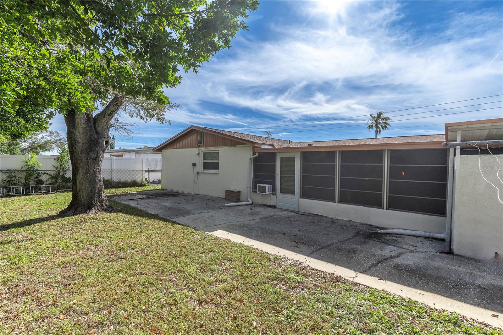 Listing photo id 2 for 3337 Darlington Road