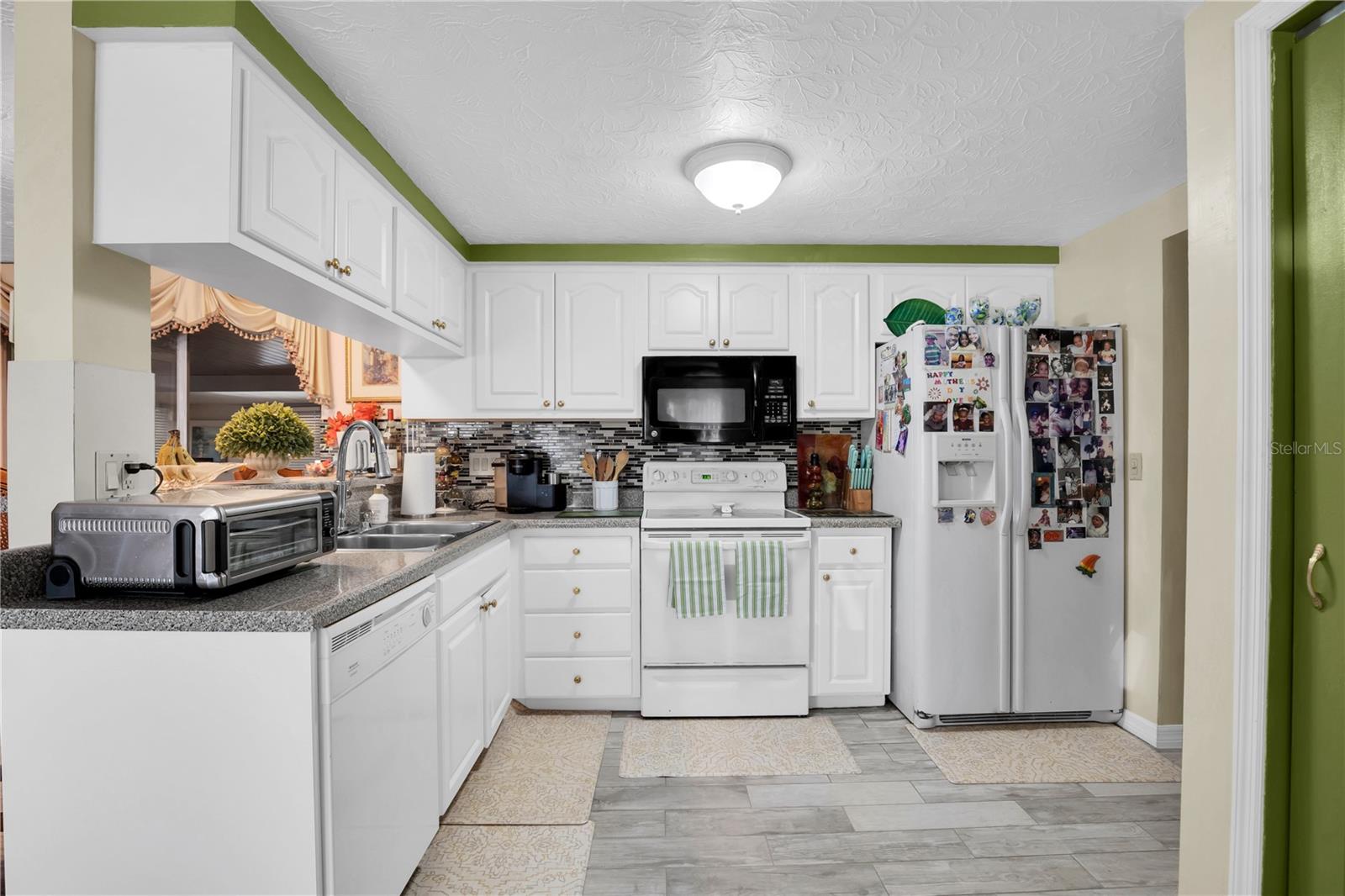 Listing photo id 4 for 3337 Darlington Road