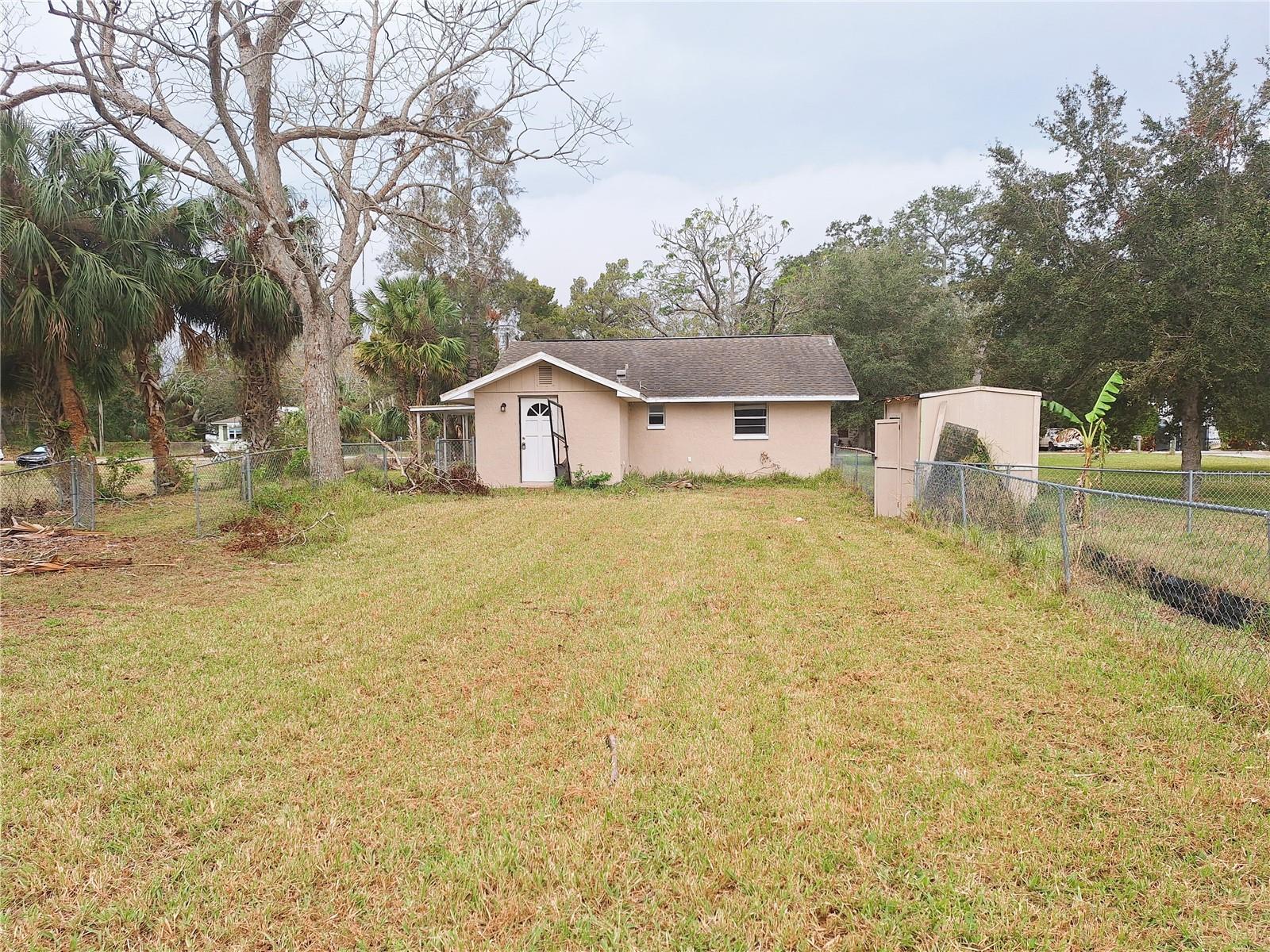 Listing photo id 26 for 14310 Guava Street