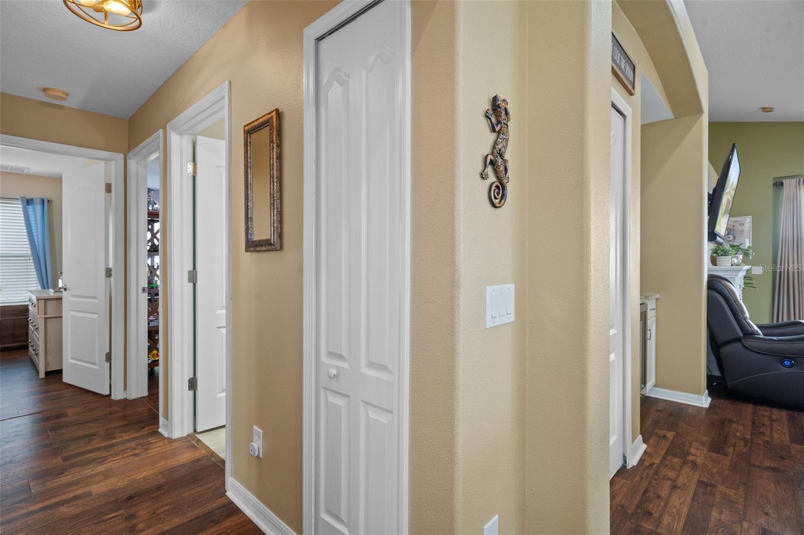 Listing photo id 32 for 1622 Amaryllis Court