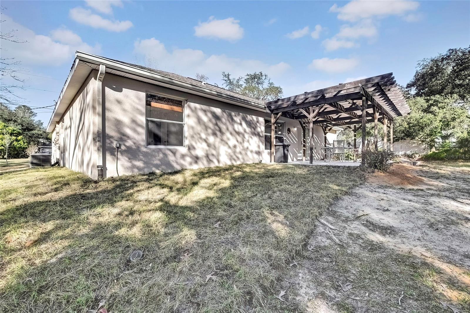 Listing photo id 2 for 8100 Nuzum Road