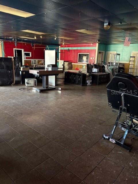 Listing photo id 4 for 4560-4568 Commercial Way